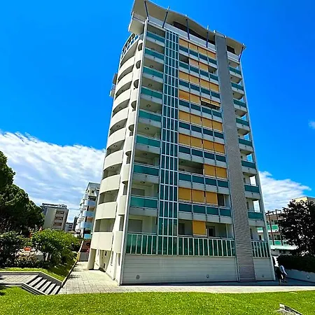 Hotel Torre Del Sole With Swimmingpool Bibione
